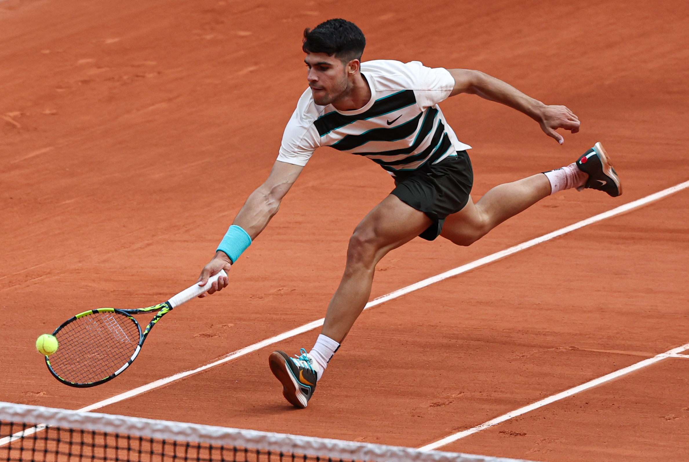 意大利网球队横扫法国网球队，阿尔卡拉斯打破历史纪录的简单介绍