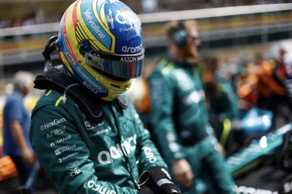 阿斯顿马丁翻盘哈斯车队,汉密尔顿扛起全队 阿斯顿马丁翻盘哈斯车队,汉密尔顿扛起全队