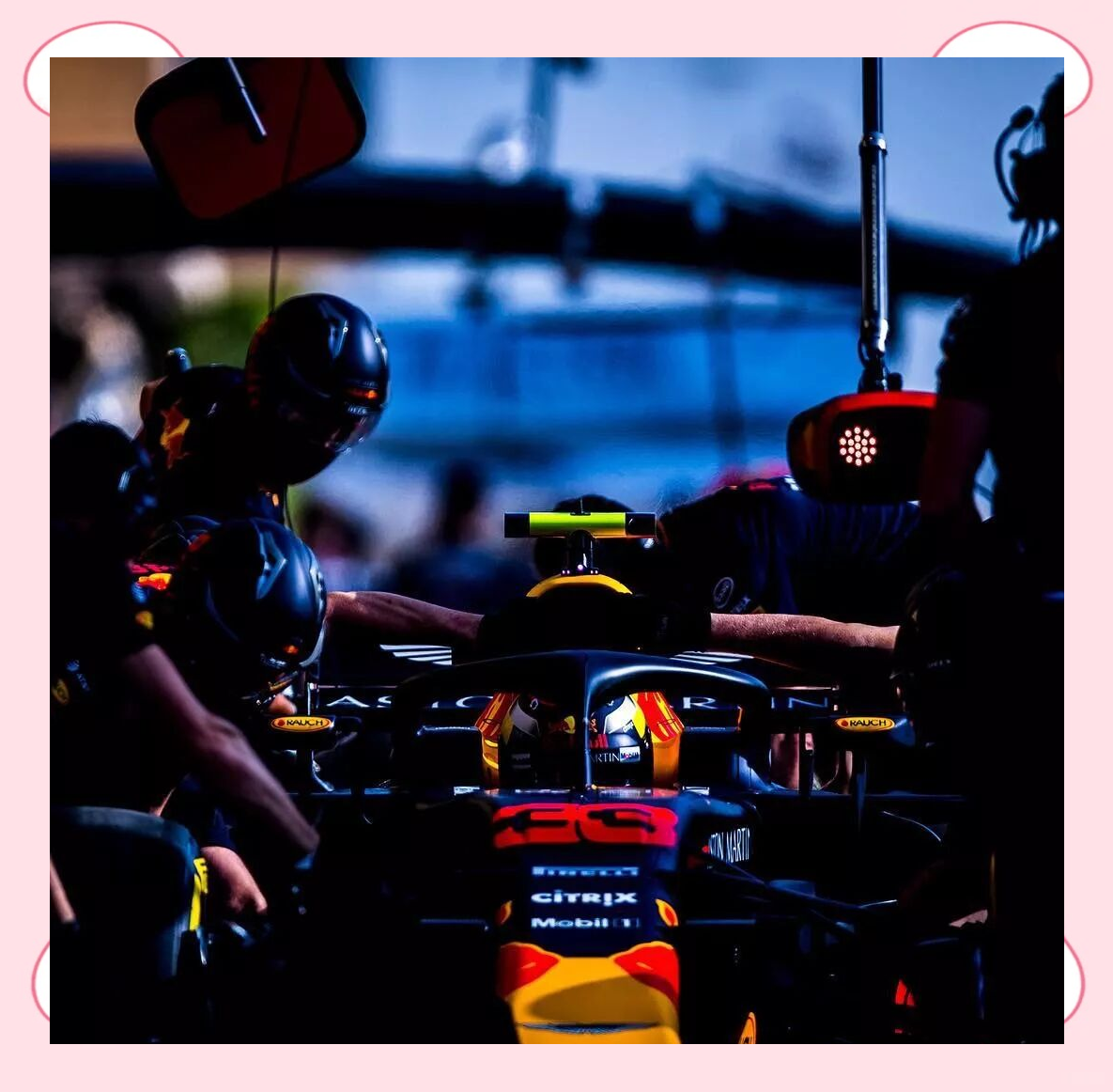 关于阿斯顿马丁碾压红牛车队，阿隆索带队取胜的信息