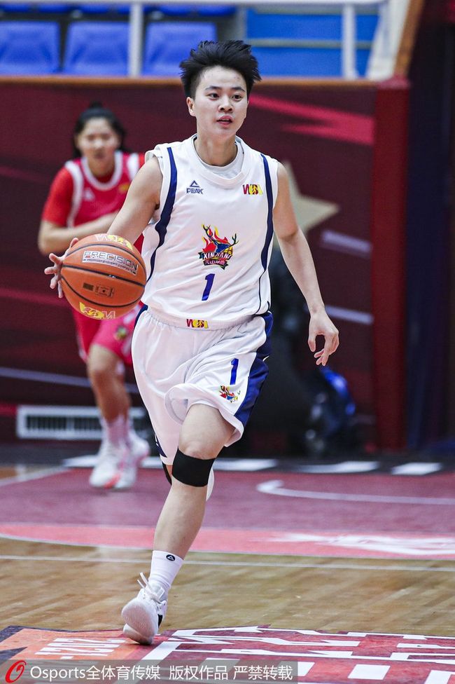 新疆队碾压四川队，布伦森关键制胜