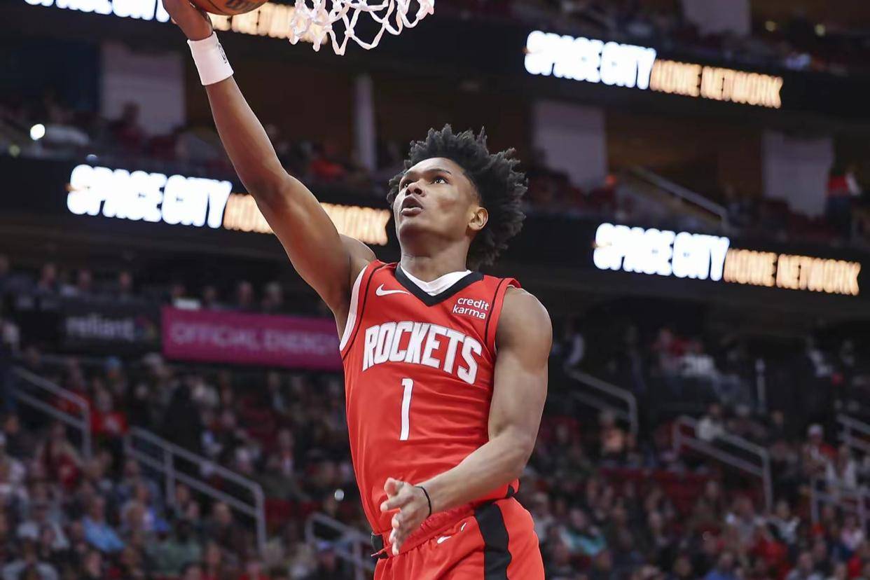 火箭双星联手助攻，带领球队赢得胜利