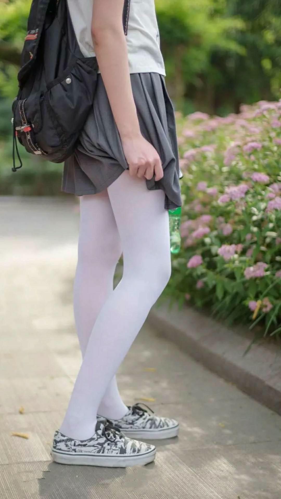 南美风暴席卷安菲尔德，乌拉圭强势拿下利物浦，阿拉巴成为关键先生