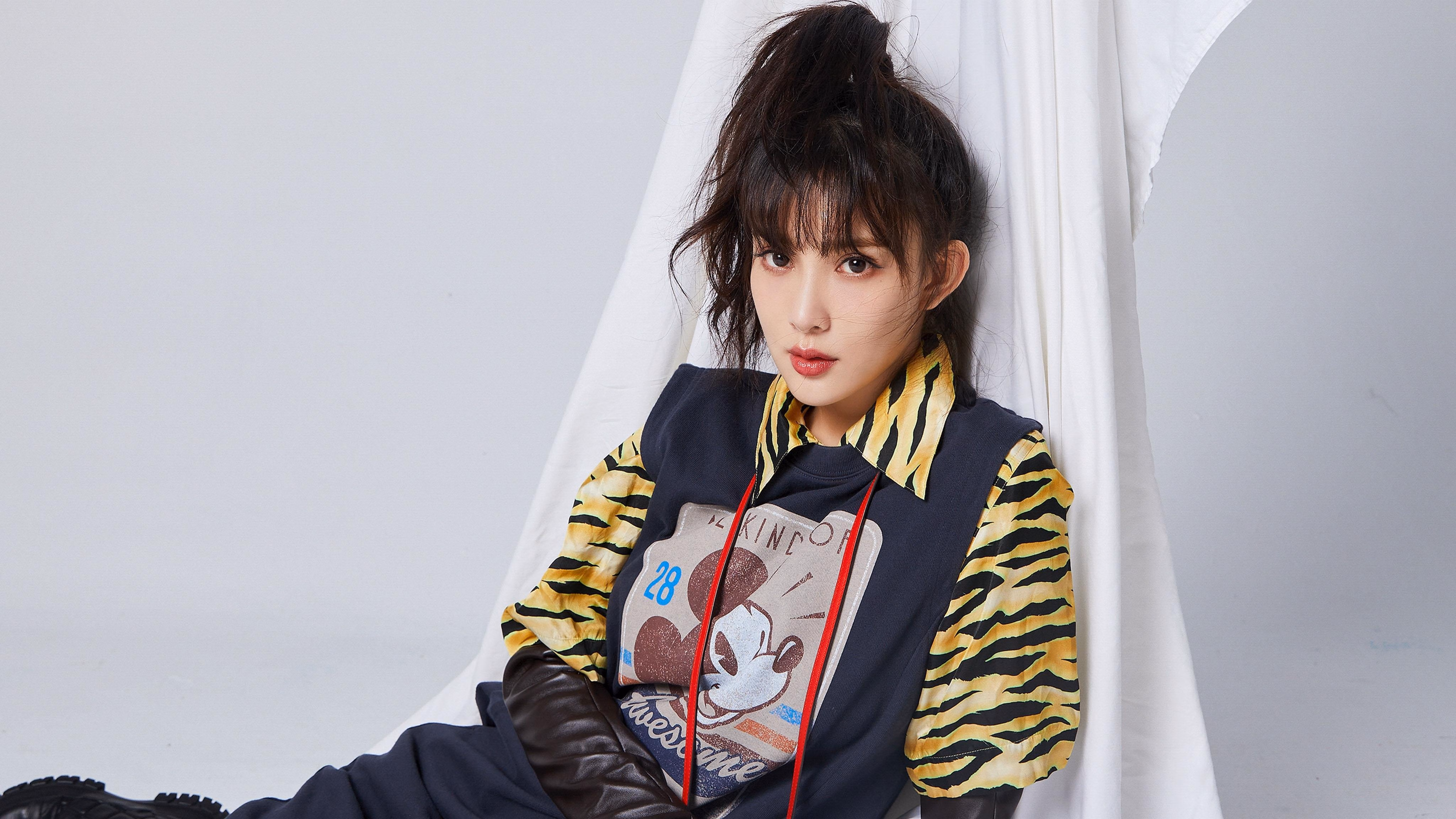 绿茵与五环的十字路口，奥亚尔萨瓦尔在风暴眼中接管比赛